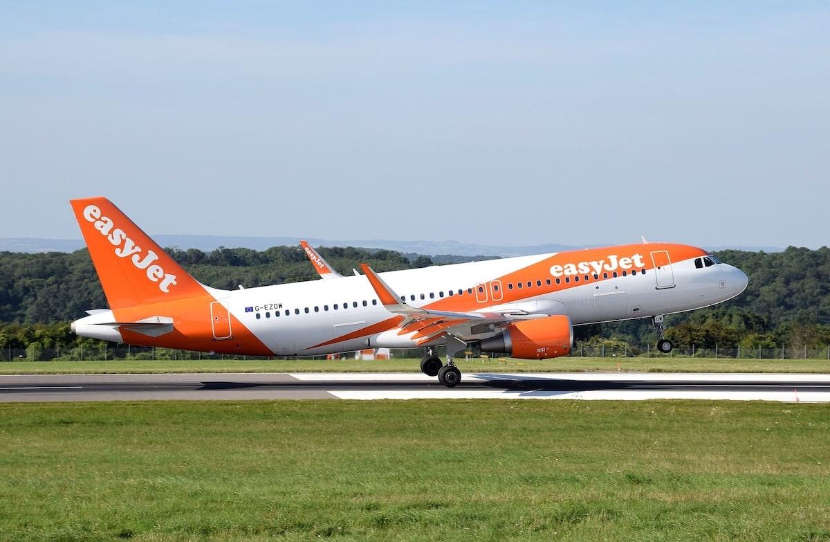 Pour «réduire» son empreinte carbone, Easyjet va... repeindre ses avions —  Vert