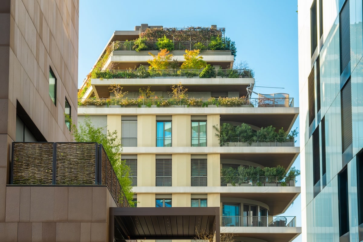 Canicule : calfeutrer, aérer, végétaliser, nos astuces pour rafraîchir son logement et lutter contre les vagues de chaleur