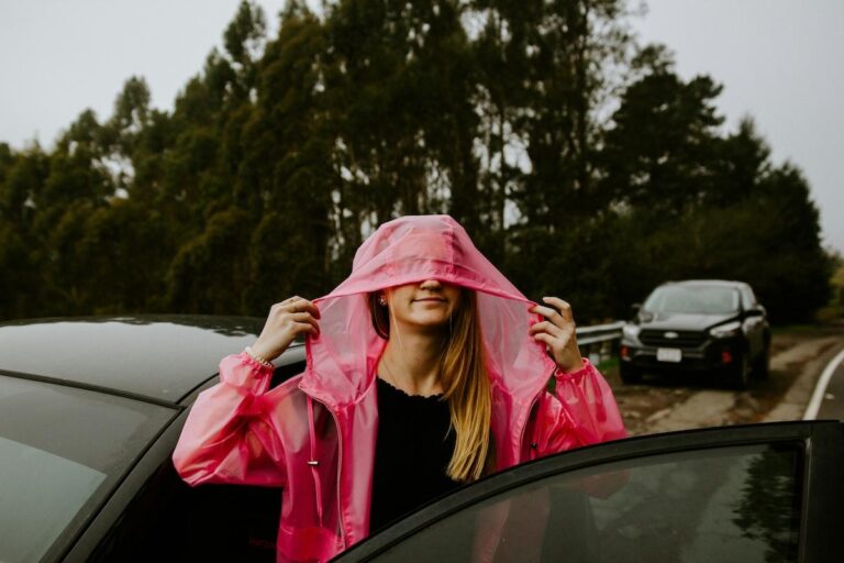 PFAS dans les vêtements imperméables : marques, matériaux, labels… voici comment les éviter