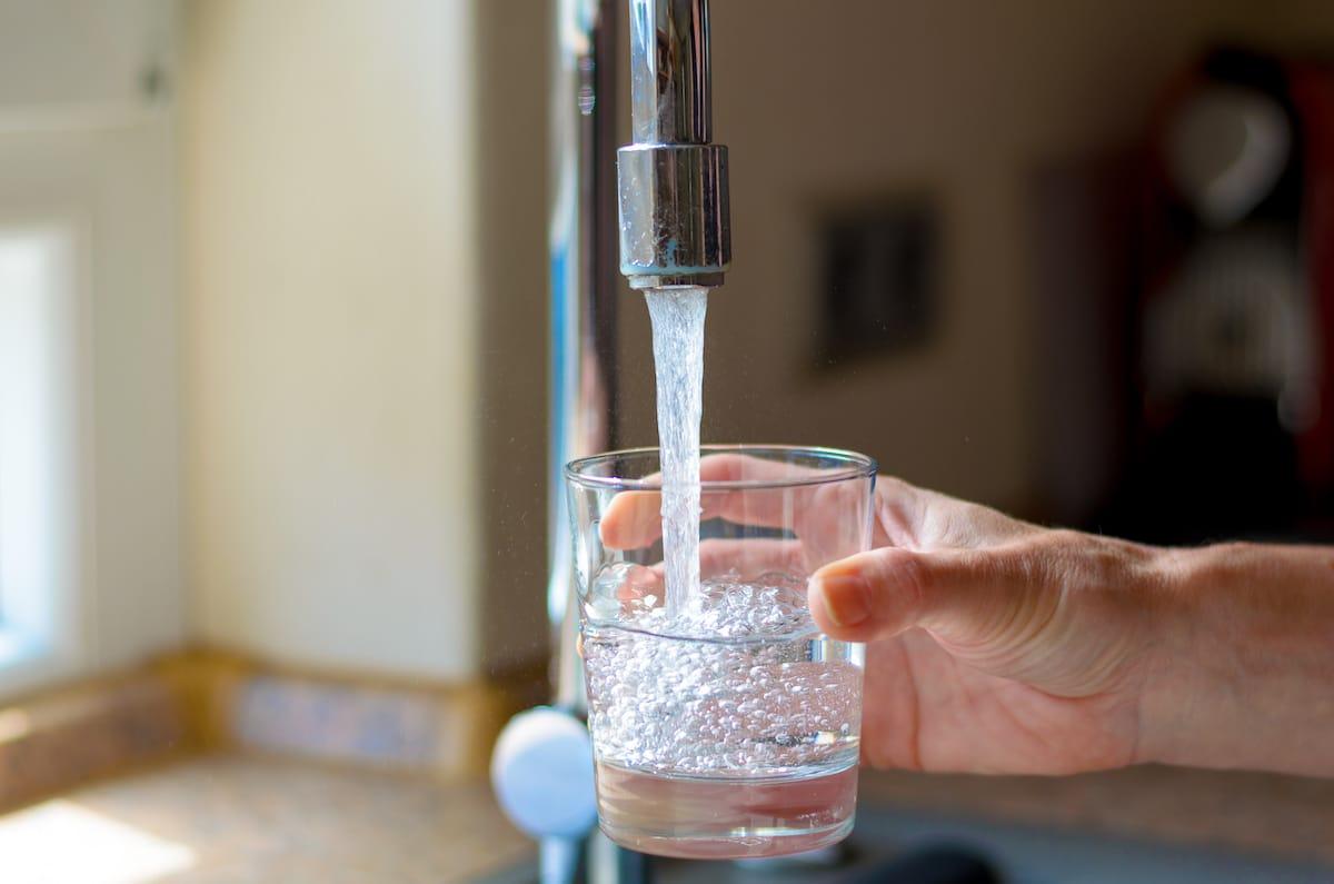 Tout comprendre au CVM, ce gaz toxique présent dans nos canalisations qui pollue l’eau potable et favorise des cancers