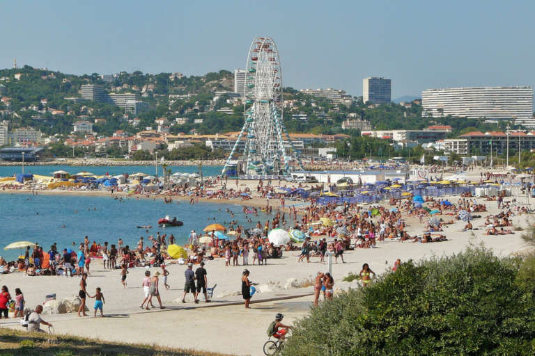 Baignable ou pas ? La carte de France de la pollution des plages en 2026