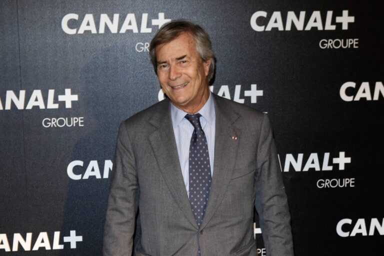 Non aux «clauses de silence» de Bolloré : la liberté d’informer doit prévaloir