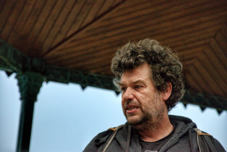Julien Le Guet, figure de la lutte contre les bassines comparait de nouveau devant la justice : «Plus l’État est autoritaire, plus ça renforce la lutte»