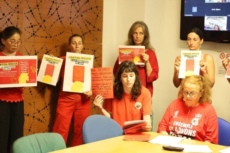 «On veut rappeler la direction à l’ordre» : avec les bénévoles, des salariés de Greenpeace France se mobilisent pour sauver leurs emplois