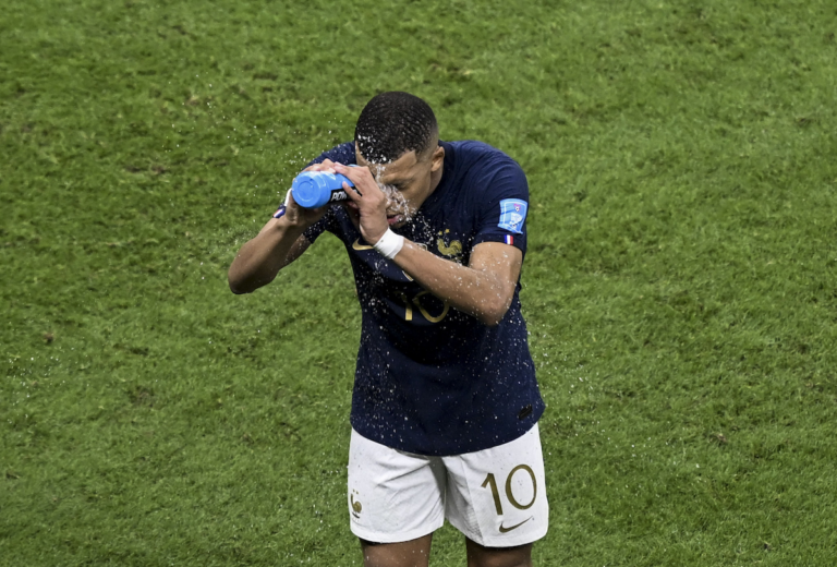 Coupe du monde de football 2026 : pourquoi ce Mondial sera le plus polluant de l’Histoire et risque de mettre en danger la santé des joueurs