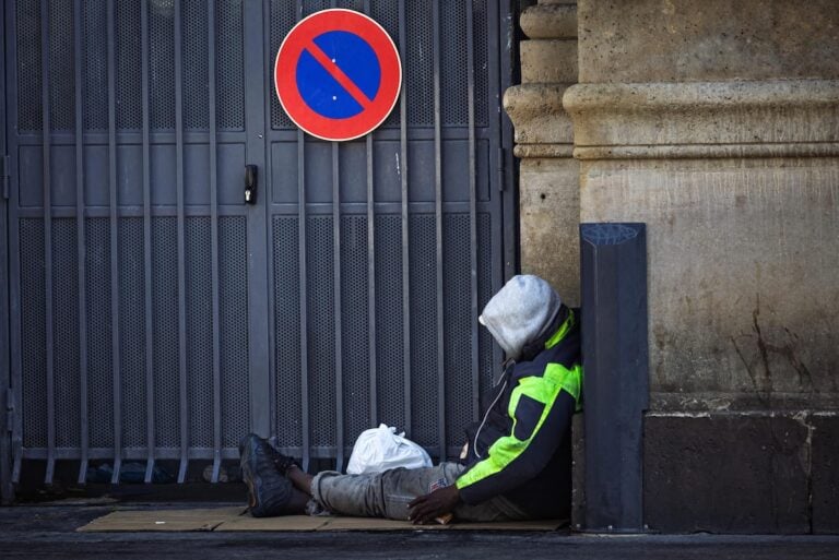 «Ils sont pris au piège» : comment aider les sans-abri face à la canicule ?