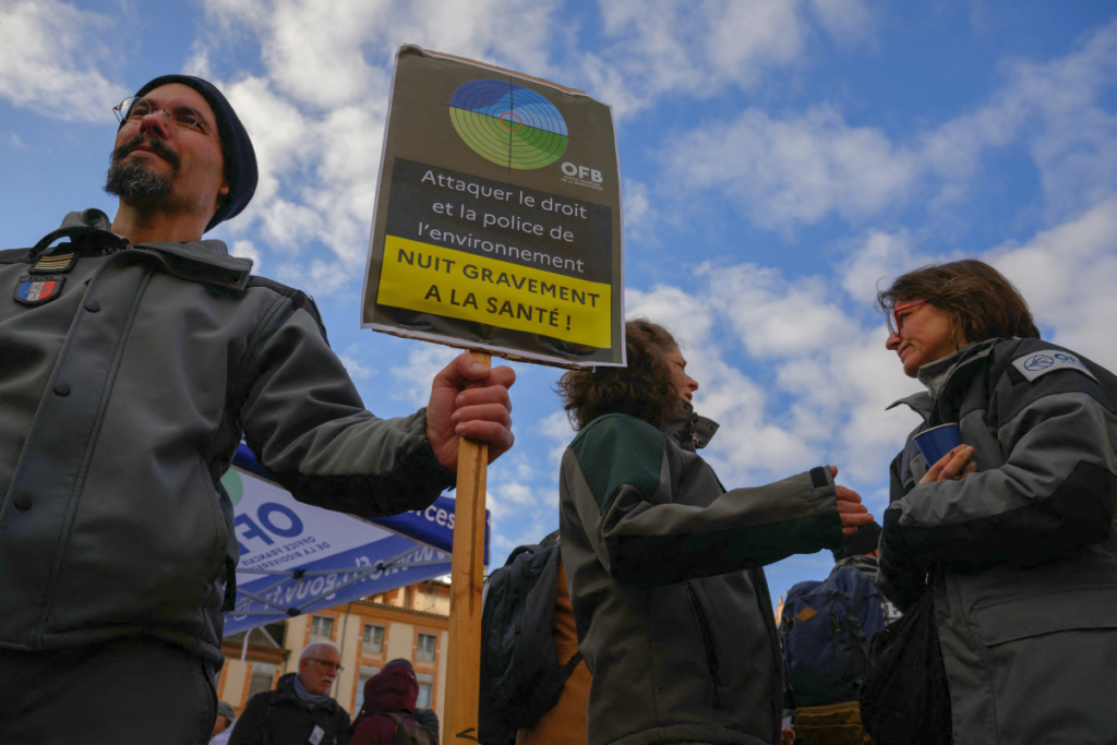«L’heure est grave» : Ademe, Santé publique France, OFB… Les agences manifestent pour sauver leurs missions