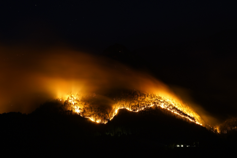 Particules fines, monoxyde de carbone… Quand les fumées des incendies nuisent à notre santé
