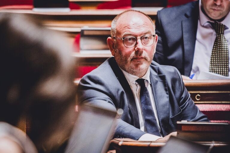 Loi d’urgence agricole : les parlementaires s’accordent sur le retour de pesticides interdits… mais le vote final reste incertain