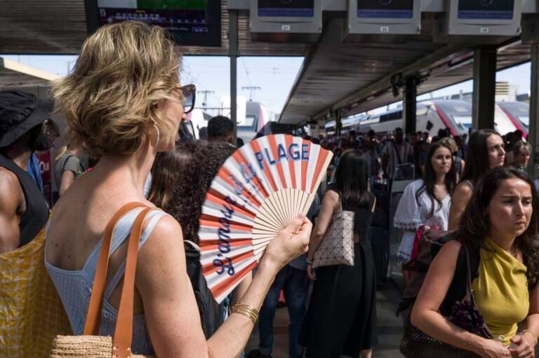Canicules, incendies, inondations : comment la SNCF adapte son réseau au changement climatique