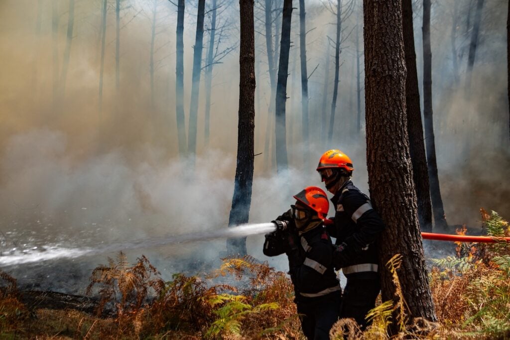 «On joue avec notre santé» : ce pompier mobilisé en Gironde dénonce le manque de moyens face aux incendies