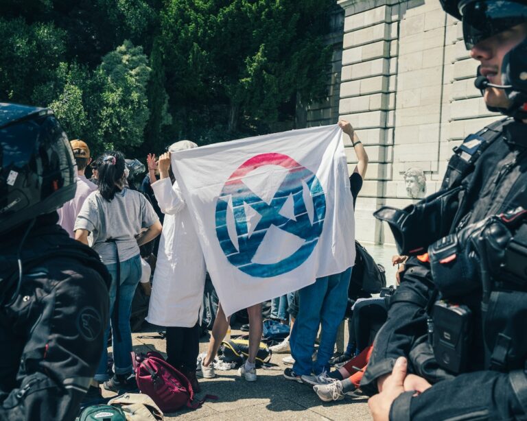 Des centaines de procès et des peines qui s’alourdissent : les chiffres inédits sur la répression judiciaire des militants écolos